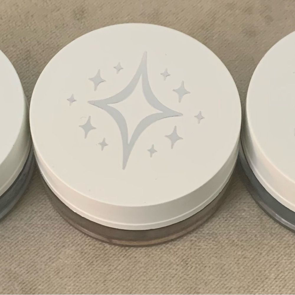 3 half magic glitter puck